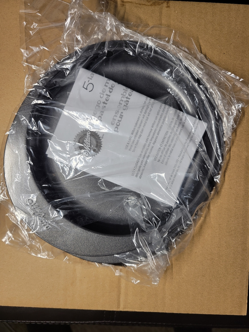Wilton Easy Layer Cake Pan Set - Five 6 Inch Round Pans - Picture 4 of 4